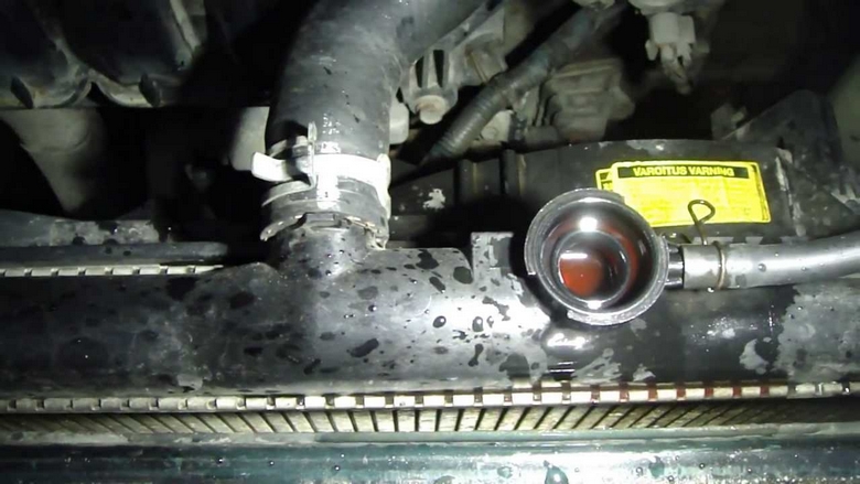 Motor Radyatör Suyu Nasıl Değiştirilir? Antifriz Değişimi