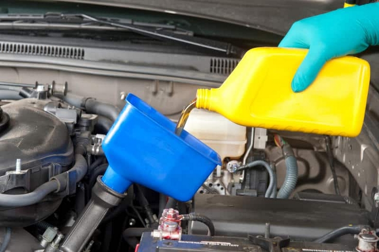 Motor Yağı Katkısı İşe Yarıyor Mu? Yağ Yakmayı Keser Mi?