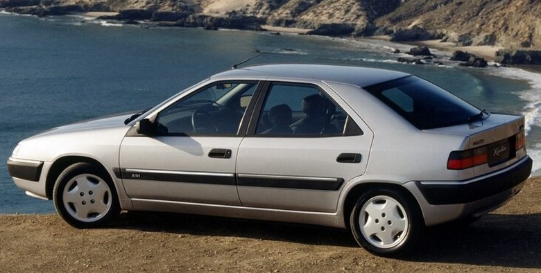 Citroen Xantia Arka ve Yandan Görünüşü