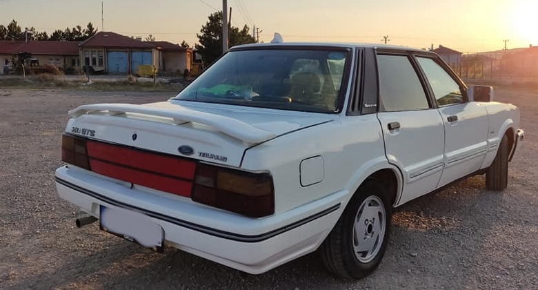 Ford Taunus Arka Ve Yandan Görünümü