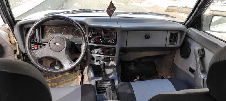 Ford Taunus Nasıl Araba, Alınır Mı? İnceleme ve Kullanıcı Yorumları 3 Ford Taunus İçi