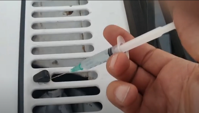 Cam Suyu Fıskiyesi Memesi Neden Tıkanır ve Fıskiye Memesi Nasıl Açılır?