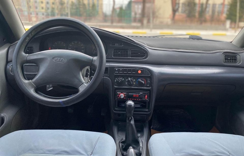 Kia Sephia Nasıl Araba, Alınır Mı? İnceleme ve Kullanıcı Yorumları 2 Kia Sephia İçi