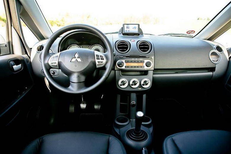 Mitsubishi Colt İçi