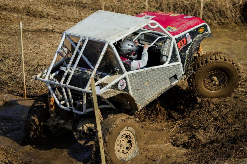 AWD veya 4×4: Hangisi daha iyi off-road performansı sağlar?
